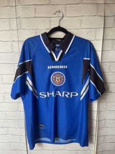Manchester United 1996-1997 Third Football Shirt Original Umbro – Adult Medium
