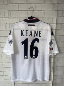Manchester United 1997-1999 Away Football Shirt #16 Keane Vintage Umbro – Medium